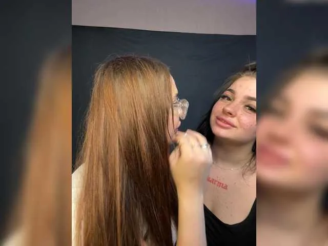 LisaAndDenis Image 10