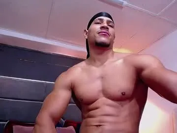 adam_fit19cm Image 17