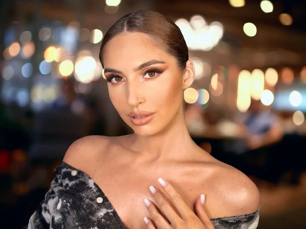 EllieSin's Thumb Image