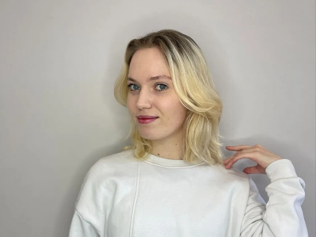 LynGoodhart's Thumb Image