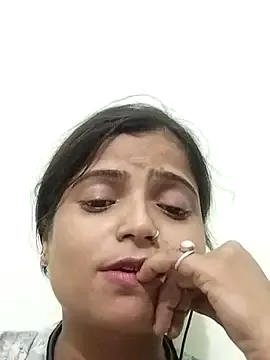 Hot-Pooja25's Thumb Image