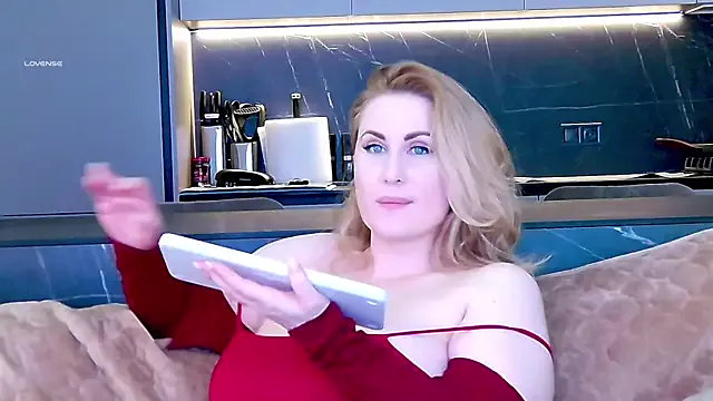 Miss_Magic_Eyes_ Image 3