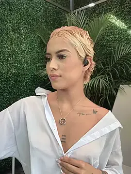 MystiqueXXX's Thumb Image