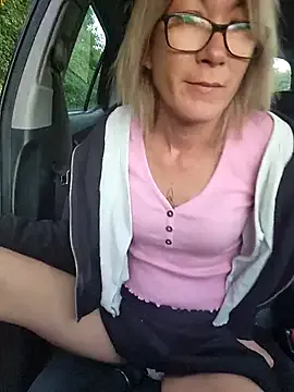 Timide_girl17 Image 3