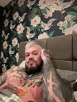 trans_man_and_his_dom Image 5