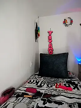 YOURSDEBORA Image 18